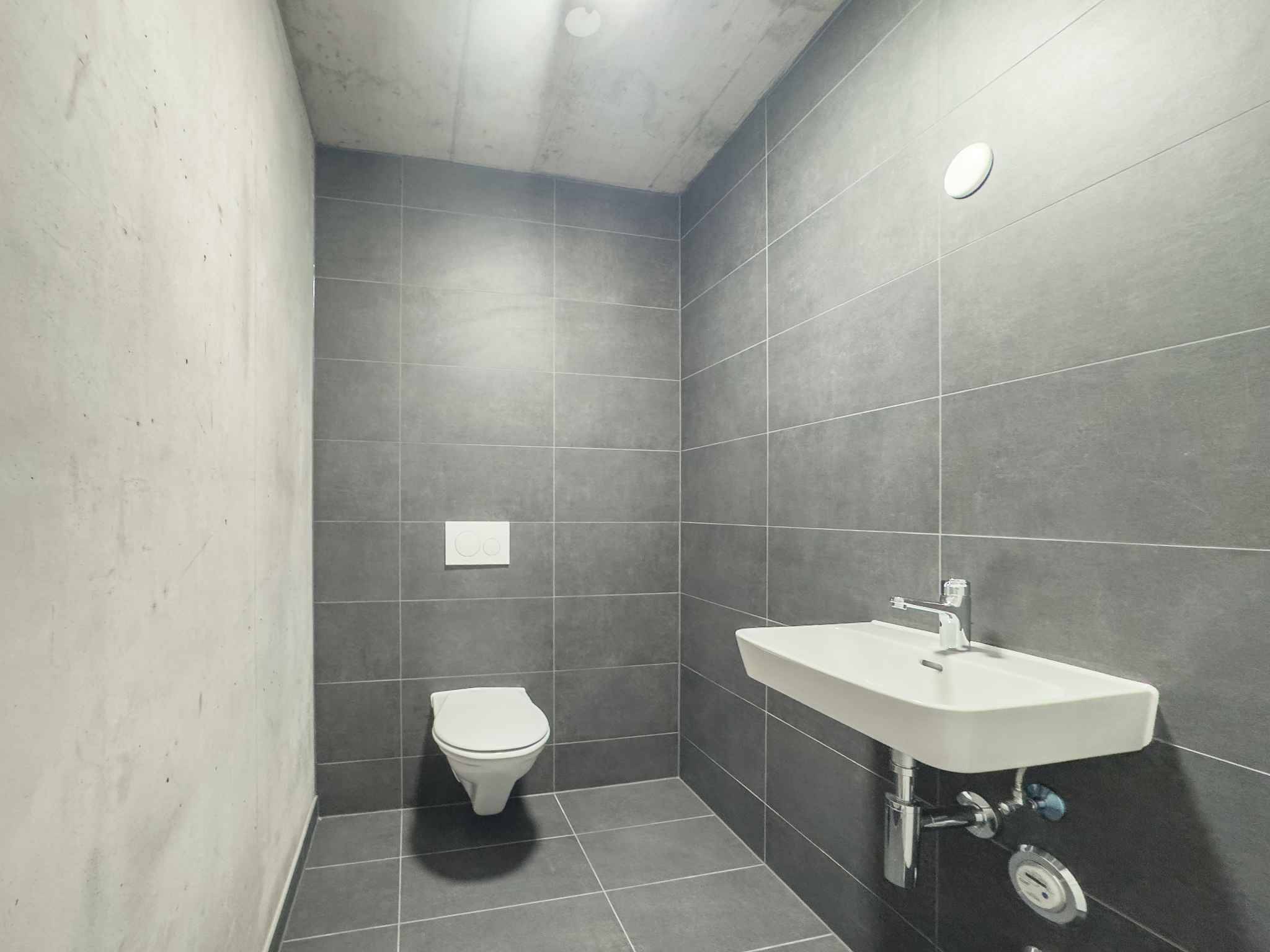 À Vendre : 3 Surfaces Industrielles modernes à Vernier