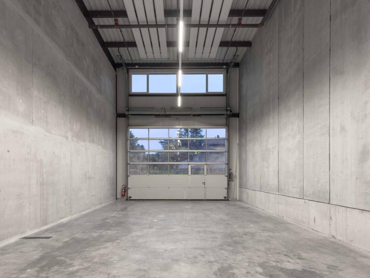 Superbes surfaces Industrielles modernes à Vernier