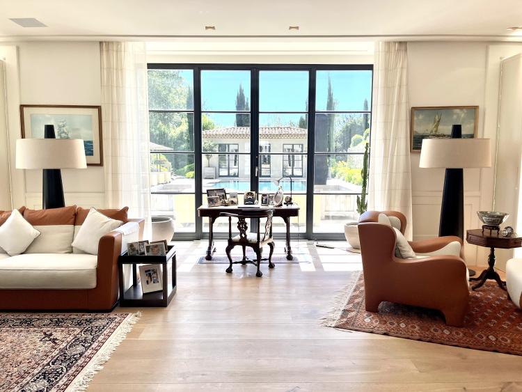 MOUGINS - BAISSE DE PRIX - VILLA DE LUXE EN EXCLUSIVITÉ - 599m2 - TERRAIN 3 100 M2