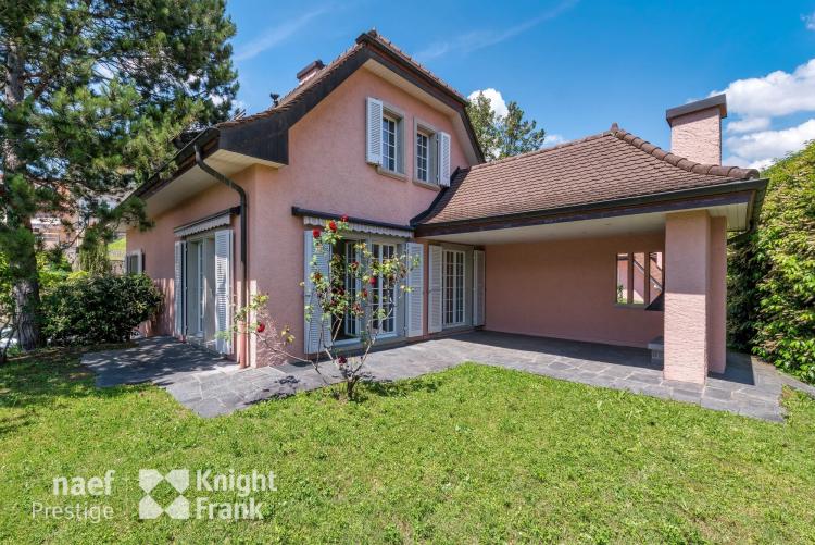 Maison Individuelle De 7,5 Pièces à Vendre à La Tour De Peilz