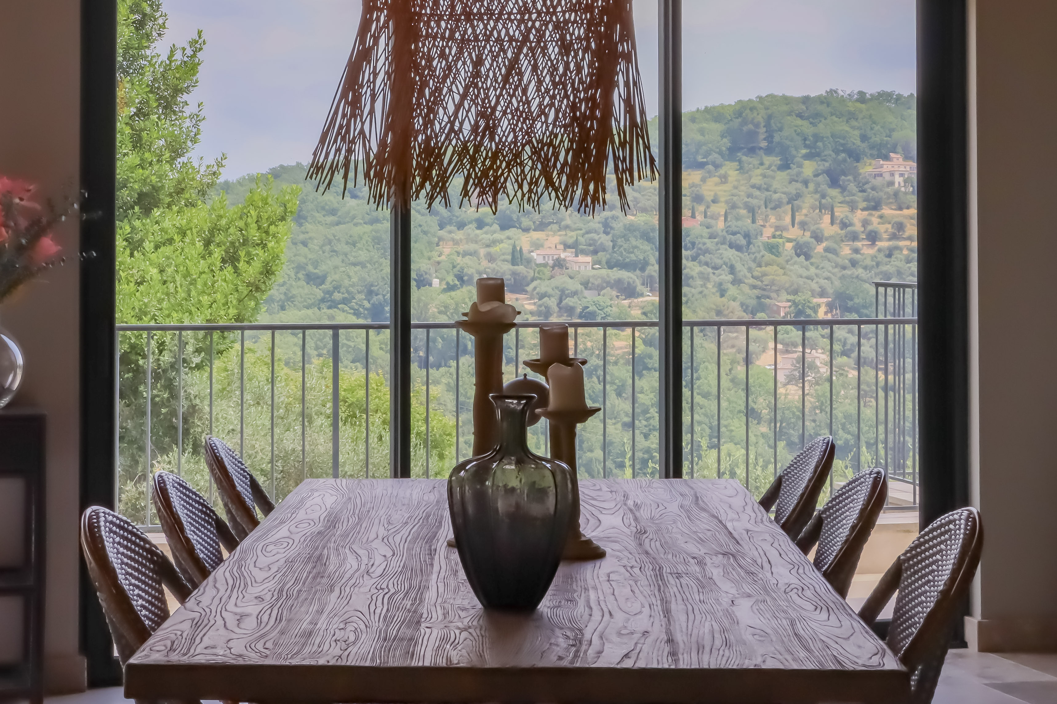 CHATEAUNEUF DE GRASSE - SUBLIME VILLA RÉNOVÉE