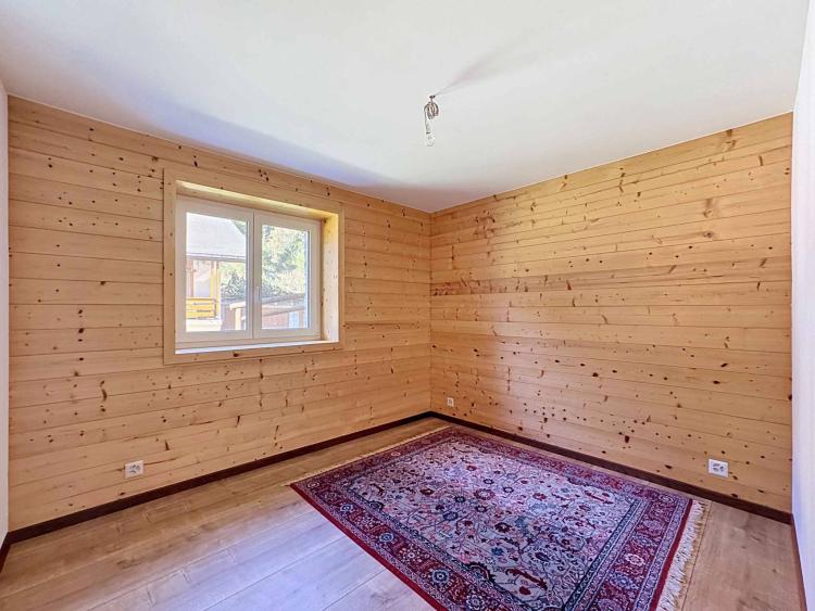 CHALET DE 15,5 PIÈCES
COMPOSÉ DE TROIS APPARTEMENTS INDÉPENDANTS
