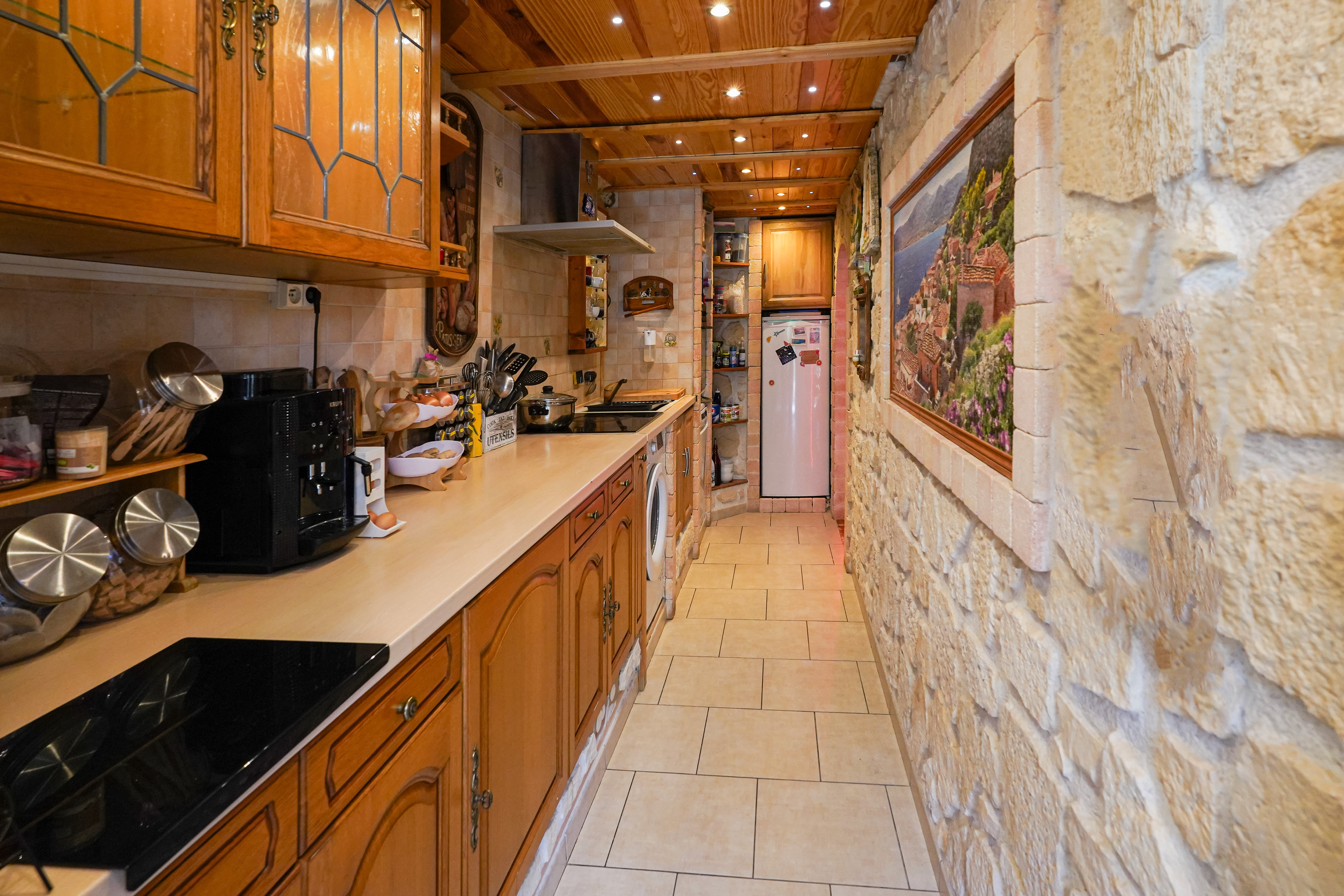 MENTON BORRIGO - 4 PIECES - CAVE ET PARKING