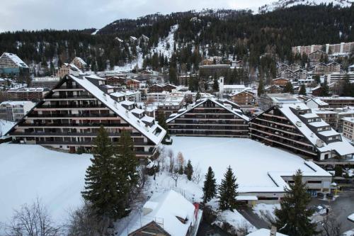 RARE - CHARMANT 2.5 PIÈCES EN PLEIN CENTRE