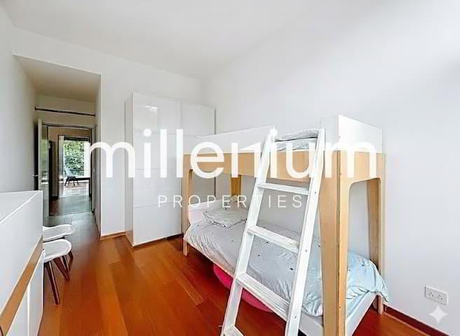 Loft meublé avec jardin et terrasse sur le toit