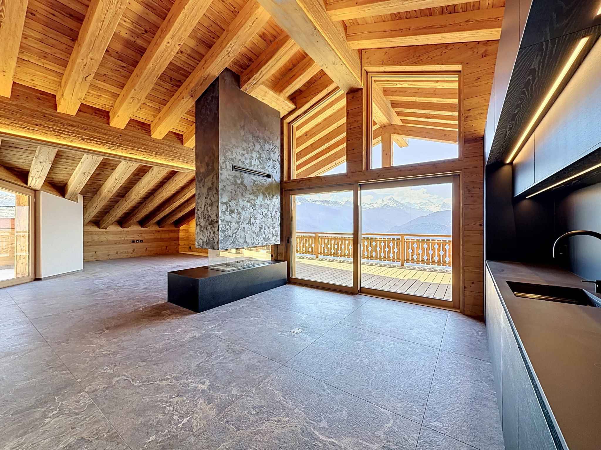 RARE - SPLENDIDE ATTIQUE AVEC VUE PANORAMIQUE - NEUF