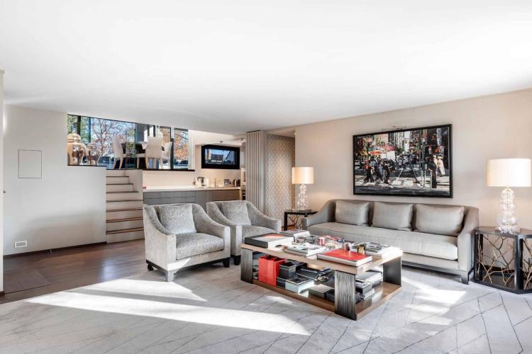 Attique De 5 Pièces Avec Terrasses De 56 M²