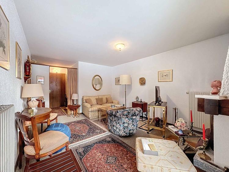 RARE - CHARMANT 2.5 PIÈCES EN PLEIN CENTRE