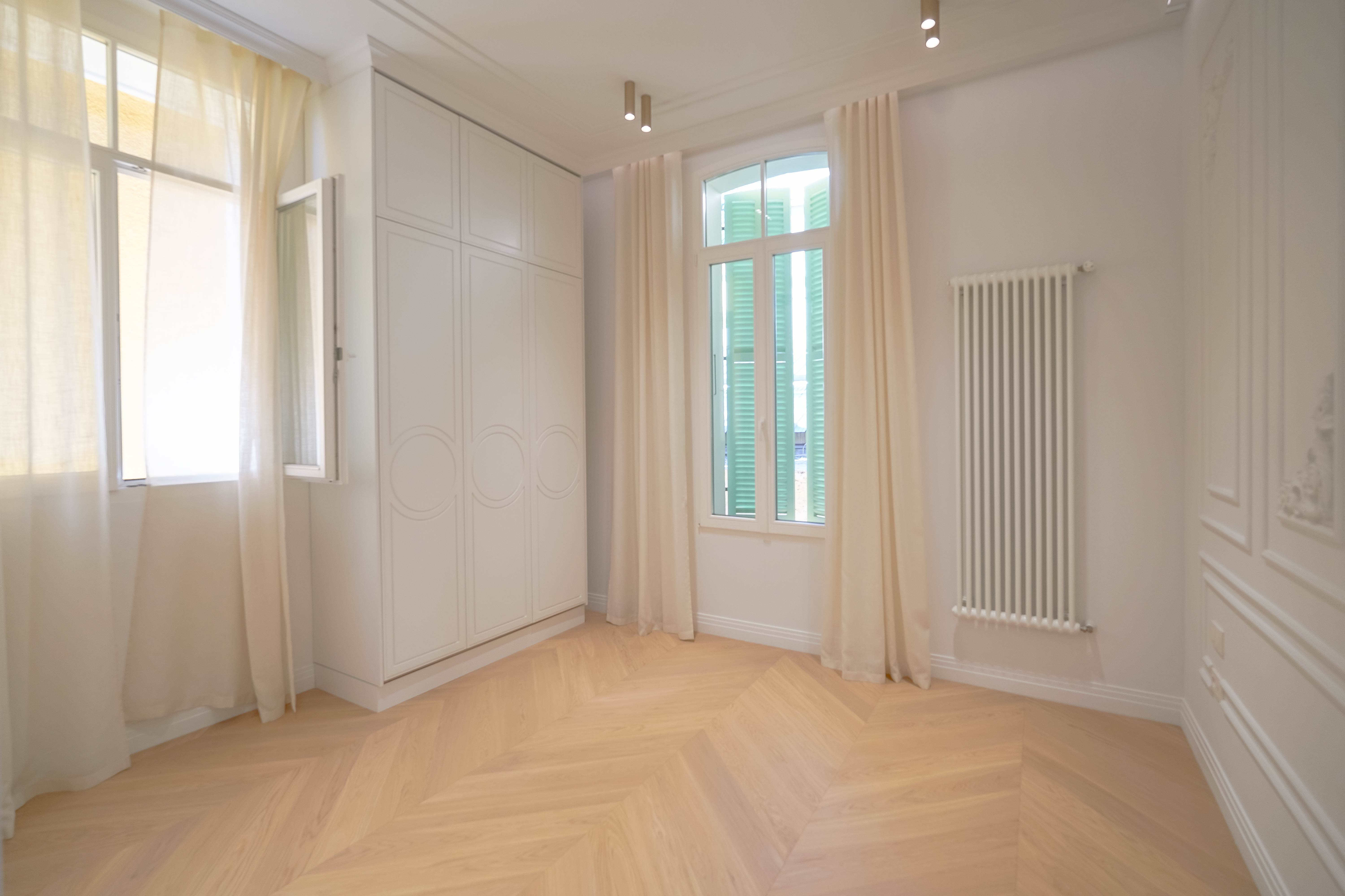 CAP D'AIL - APPARTEMENT SPACIEUX - DERNIER ETAGE AVEC JARDIN