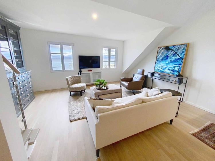 En Exclusivité Attique d’exception avec vue panoramique sur le Léman