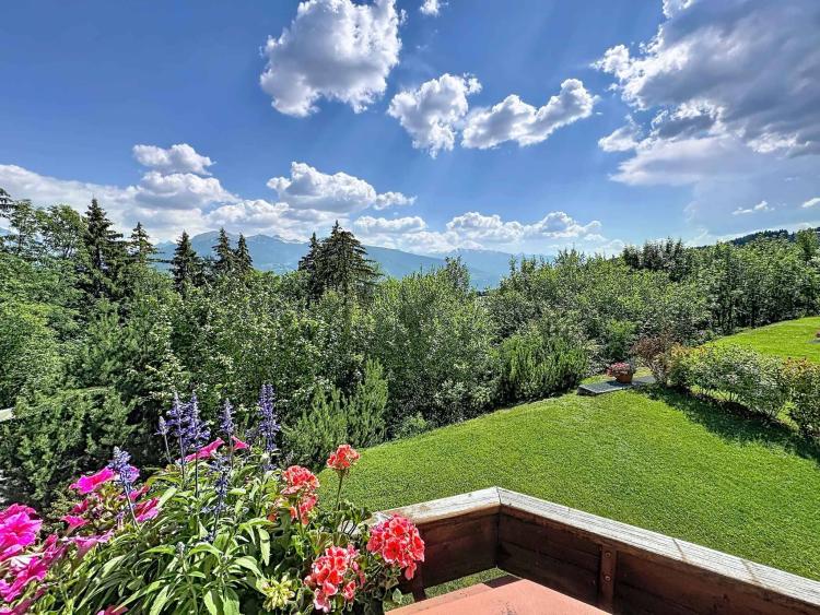 Magnifique appartement de 4.5 pièces avec jardin et belle vue