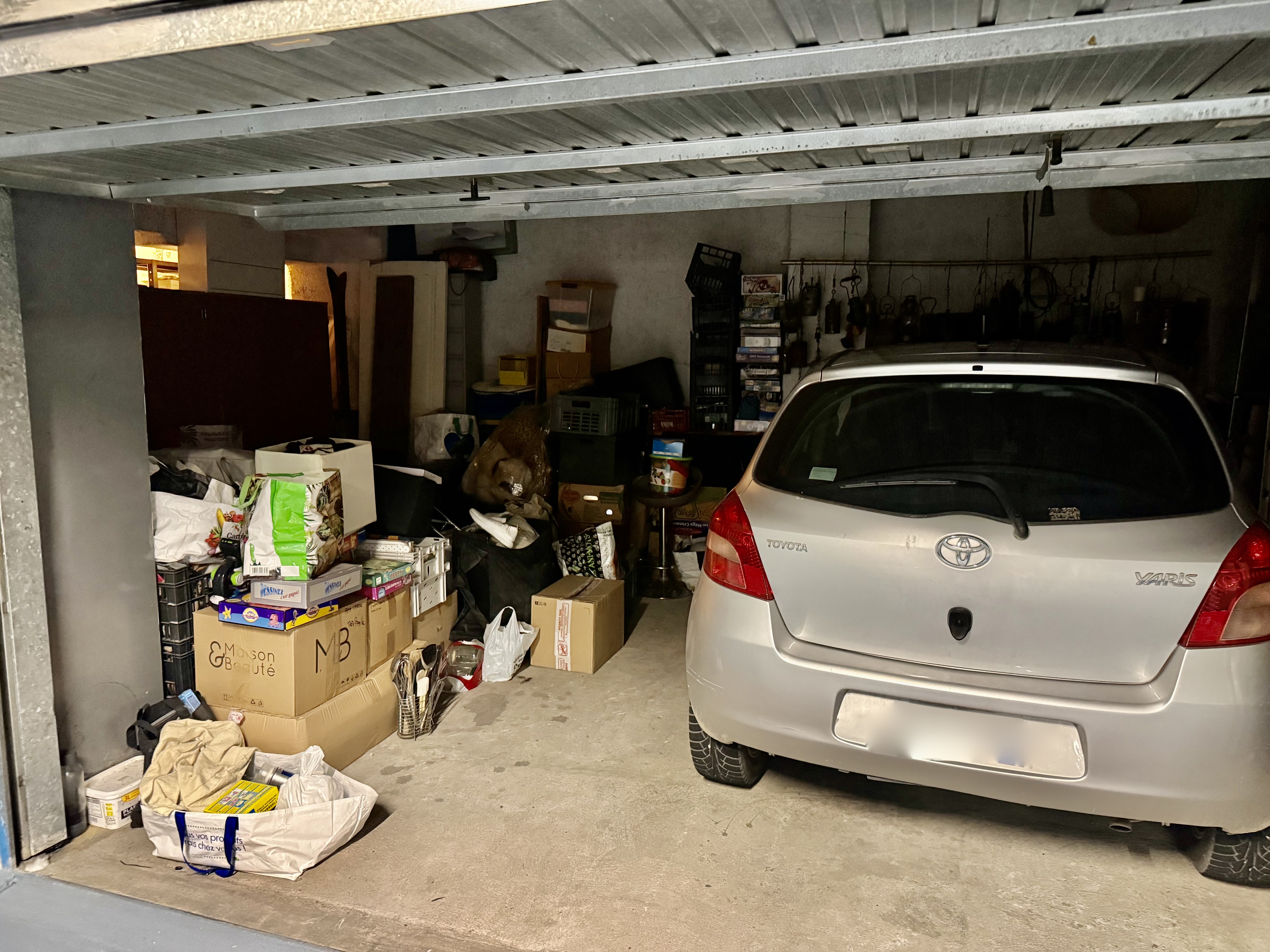 RARE ERMANNO PALACE : GRAND DOUBLE BOX AVEC BEL ESPACE DE STOCKAGE ATTENANT !