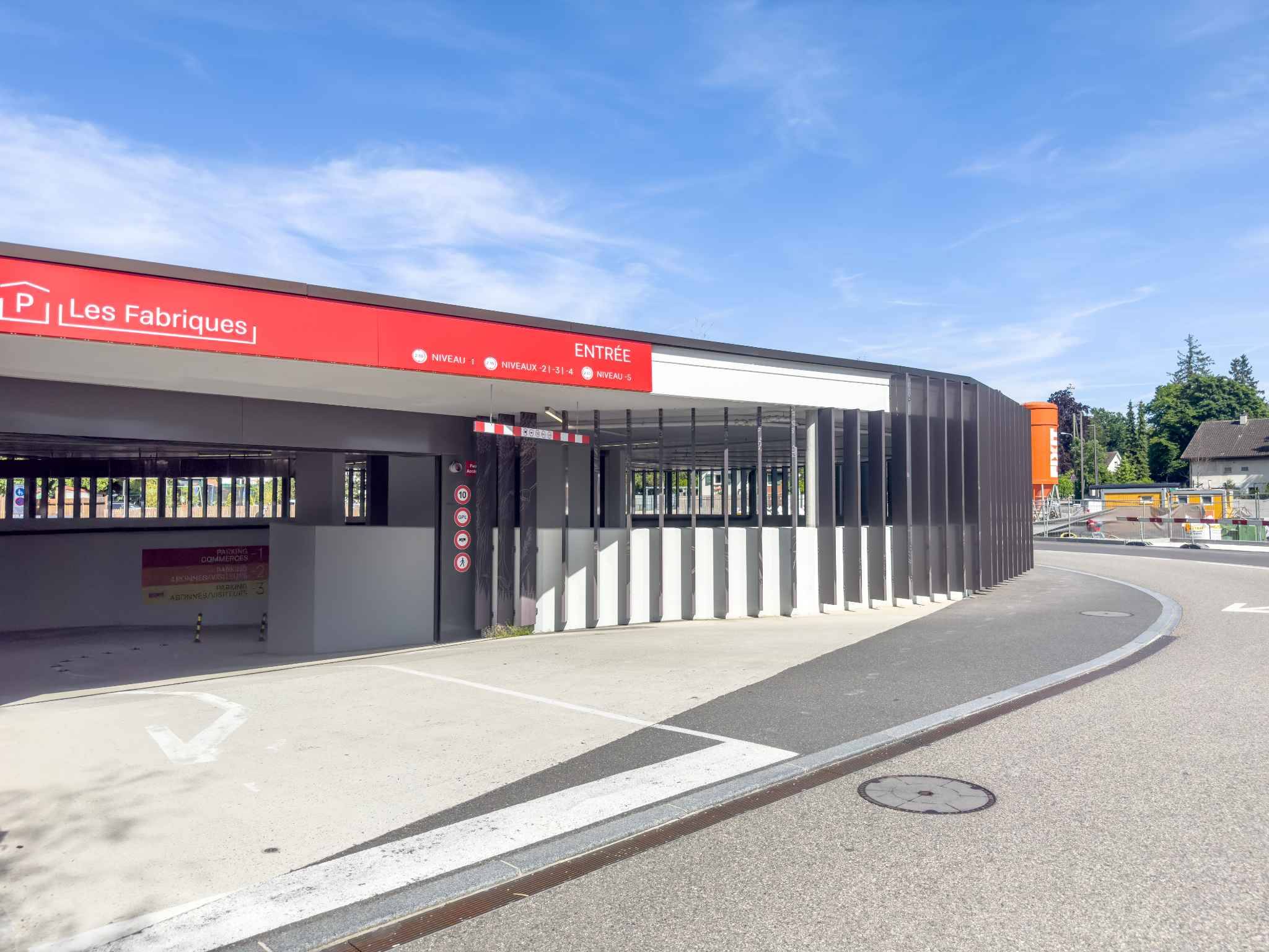 À louer – Bureaux bruts à aménager au Quartier de l’Étang