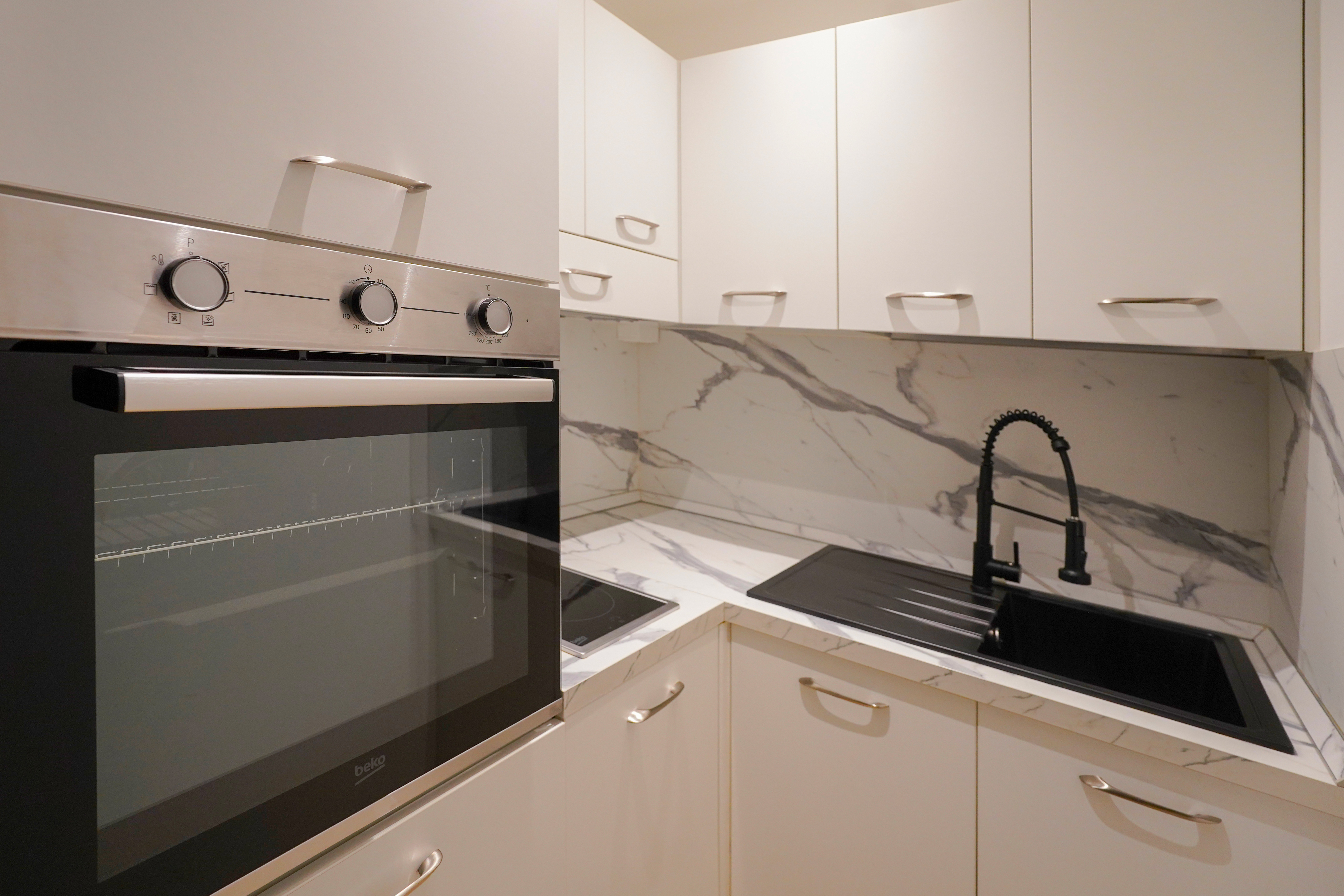 SOUS OFFRE - FONTVIEILLE MARINA - STUDIO - IDÉAL INVESTISSEMENT
