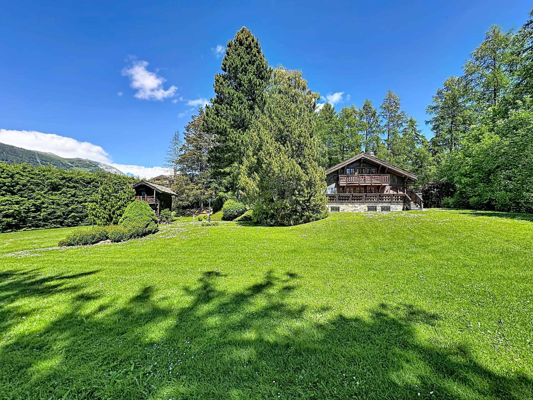 Splendide chalet avec son mazot sur une magnifique parcelle