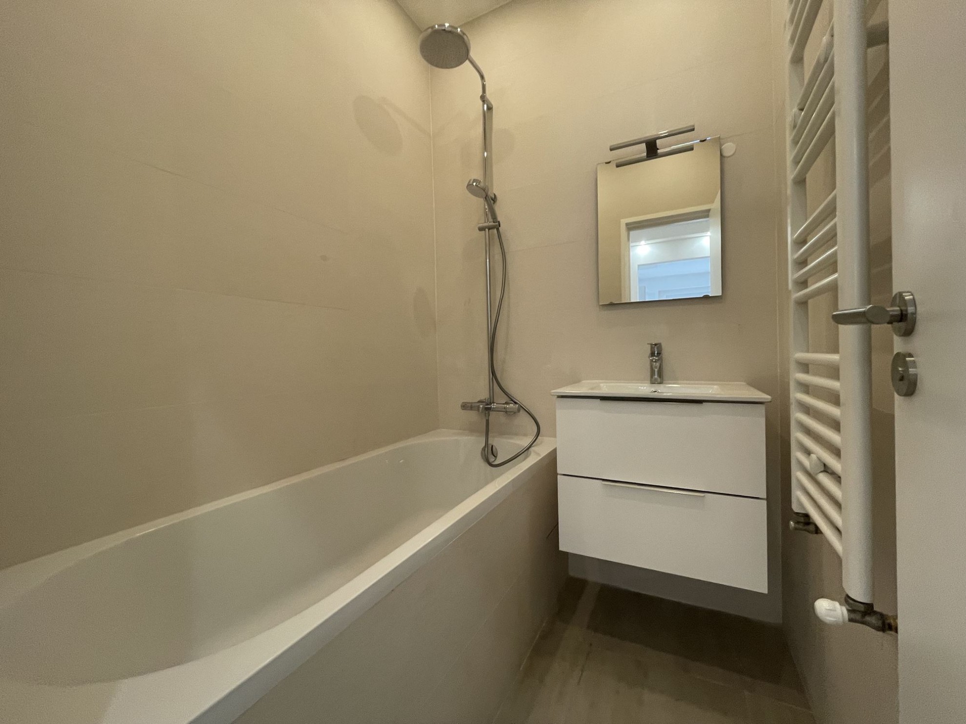 LE TROCADÉRO - STUDIO RÉNOVÉ - LARVOTTO
