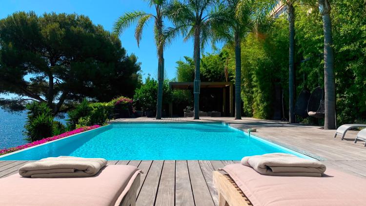 ROQUEBRUNE CAP MARTIN - PRESTIGIEUSE VILLA