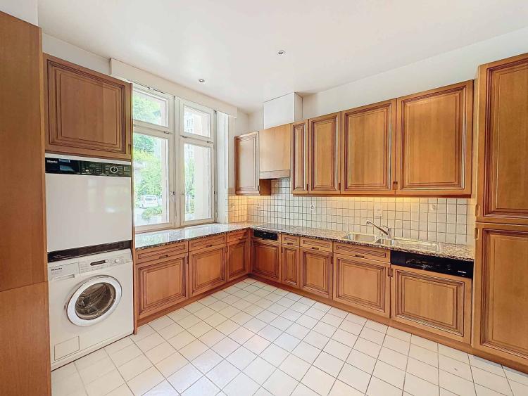Magnifique appartement de 5.5 pièces, pieds dans l'eau ! Résidence prestigieuse !