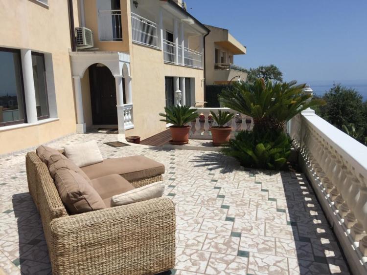 ROQUEBRUNE-CAP-MARTIN- VUE PANORAMIQUE - VILLA - 3 BEDROOM