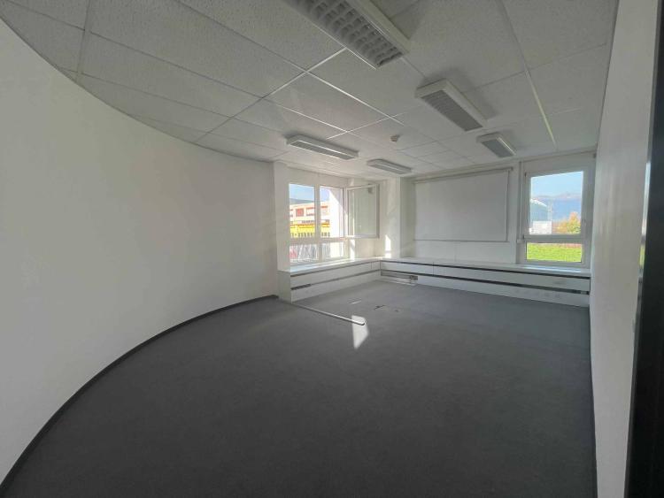 Bureaux de 152m2 - lumineux à proximité de l'aéroport et de la Place des Nations