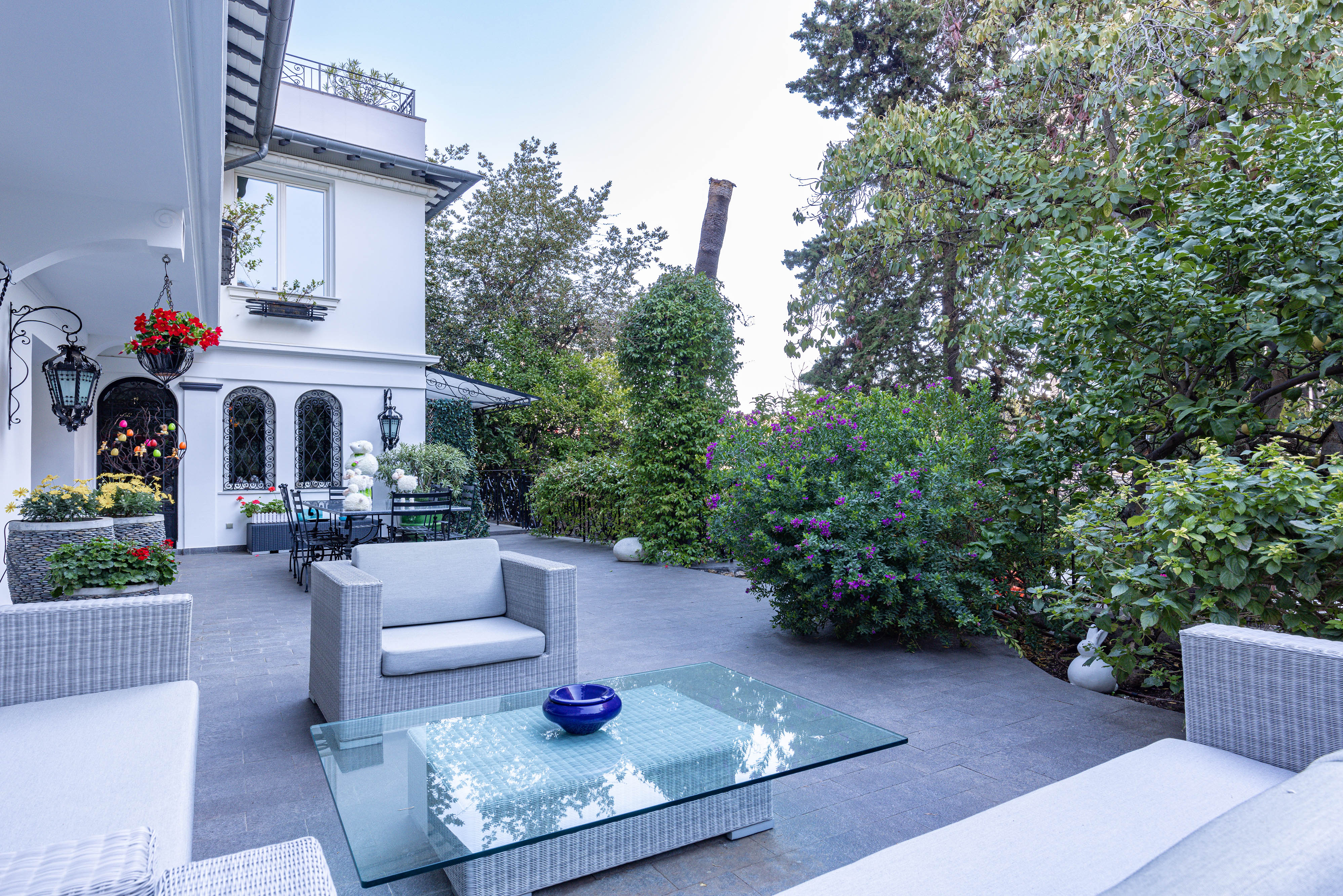 VILLA DANS MONACO - UNIQUE