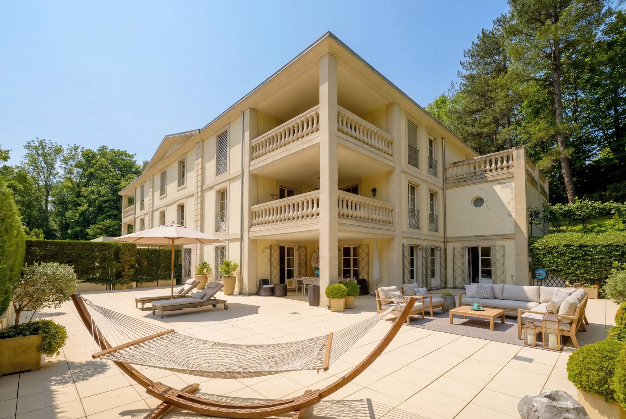 Magnifique appartement de 7 pièces avec terrasse dans une résidence de haut standing