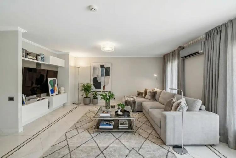 Luxurious triplex