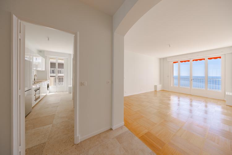 GRAND DEUX PIECES RÉNOVÉ AVEC VUE MER
