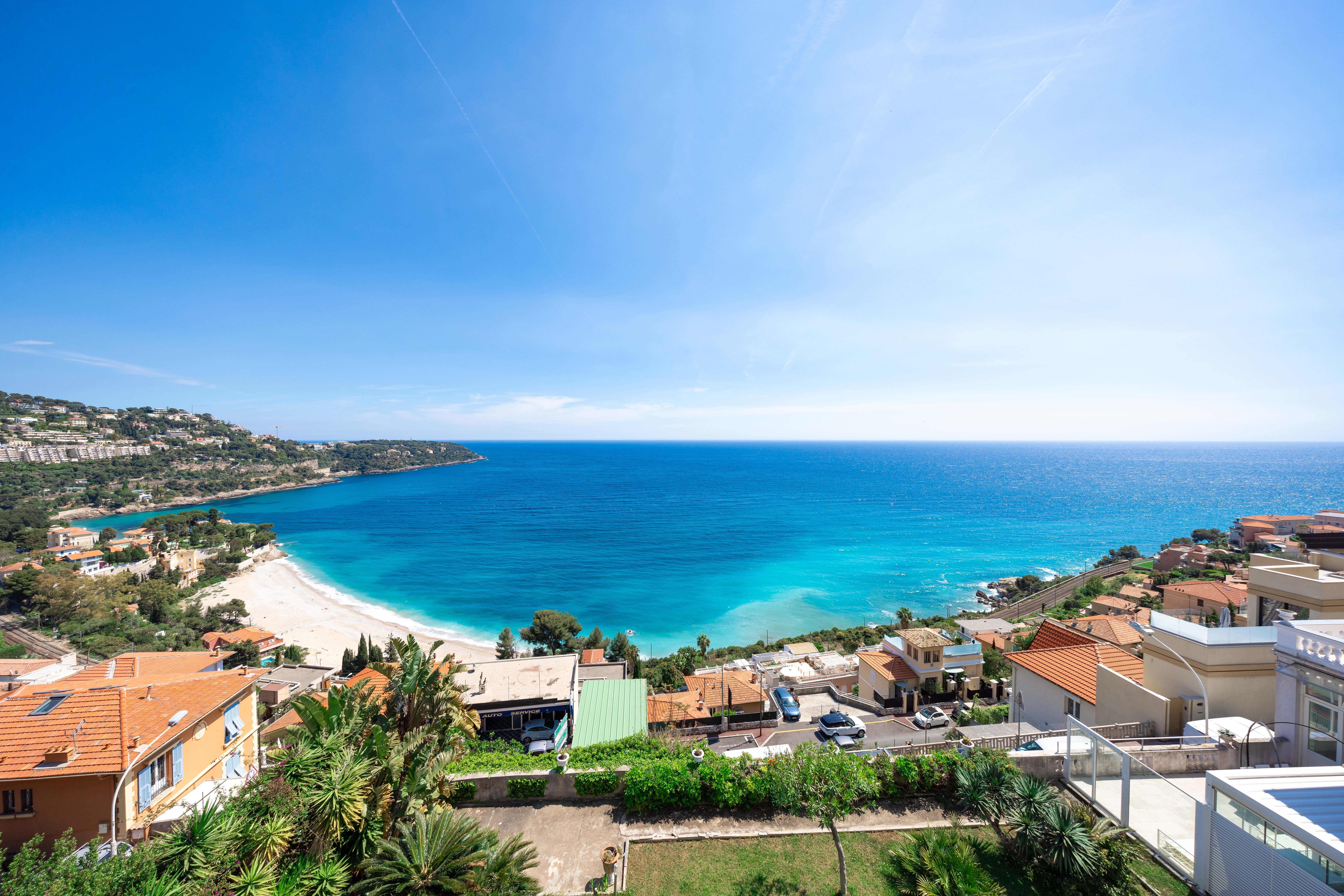 UNIQUE 3 CHAMBRES AVEC VUE MER PROCHE DE MONACO