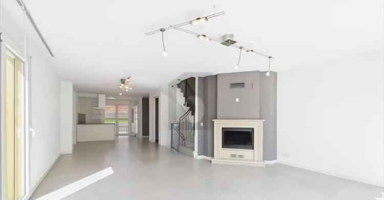 Maison contiguë 6.5 pièces