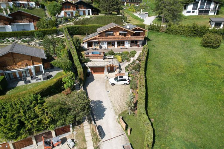 Magnifique chalet avec vue panoramique sur la plaine du Rhône et les Alpes