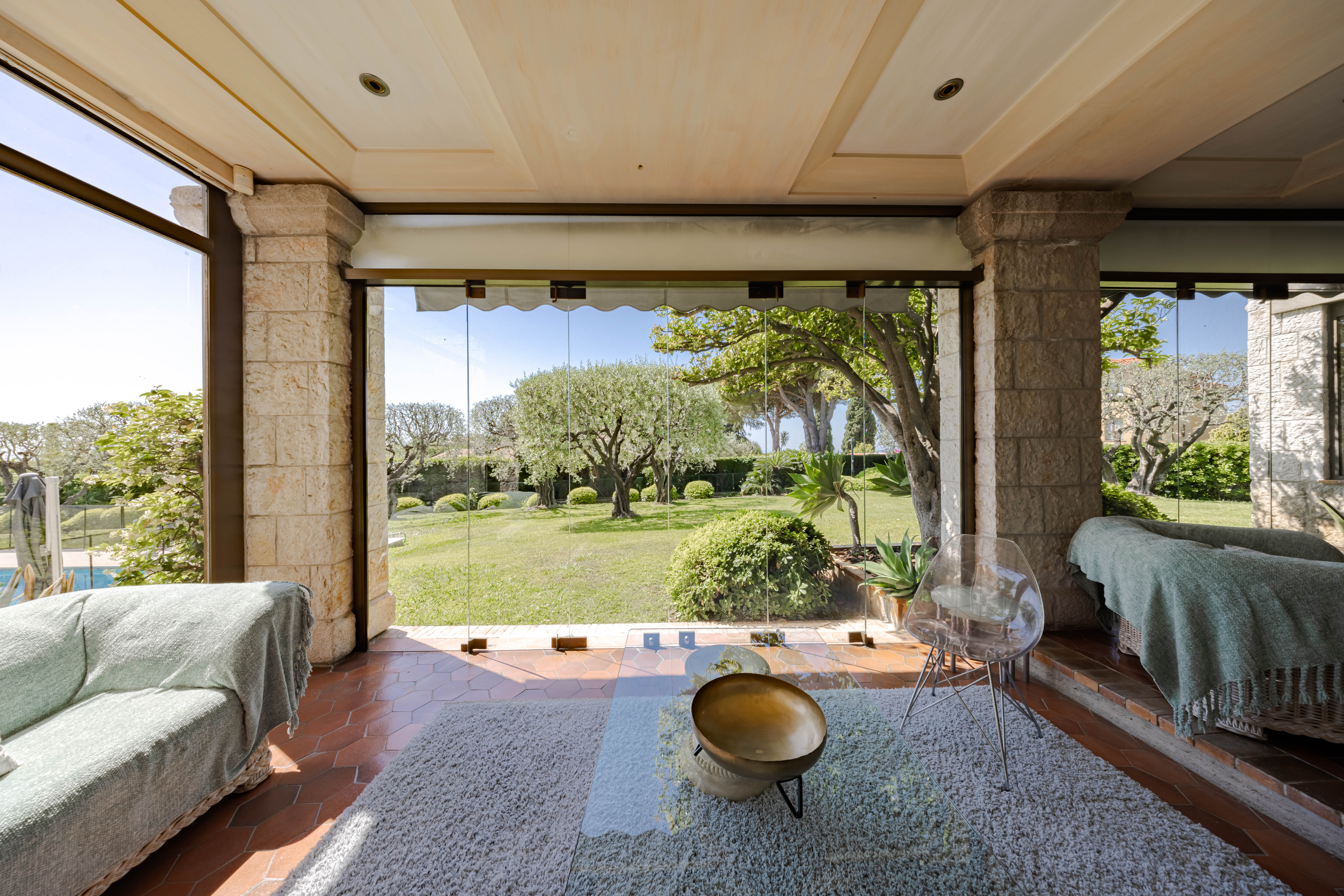 CHARMANTE MAISON PROVENÇALE AVEC PISCINE ET JARDIN