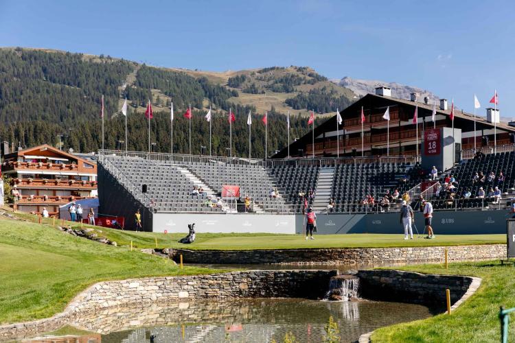 Situation exceptionnelle - 4.5 pièces AVEC VUE IMPRENABLE SUR LE GOLF ET STUDIO INDÉPENDANT