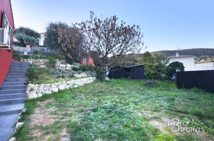 Villa familiale avec piscine – Secteur prisé