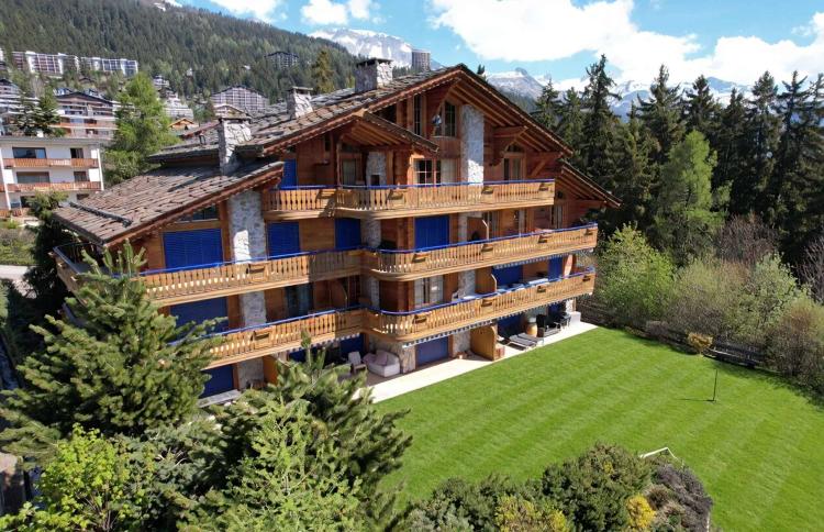 MAGNIFIQUE DUPLEX/ATTIQUE DE 6.5 PIÈCES AU CENTRE AVEC TRÈS BELLE VUE