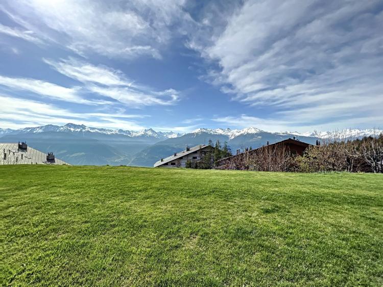 Très bel appartement en rez-de-jardin avec magnifique vue