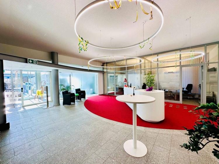 Arcade de 177 m2 idéalement située en face de la gare de Sierre