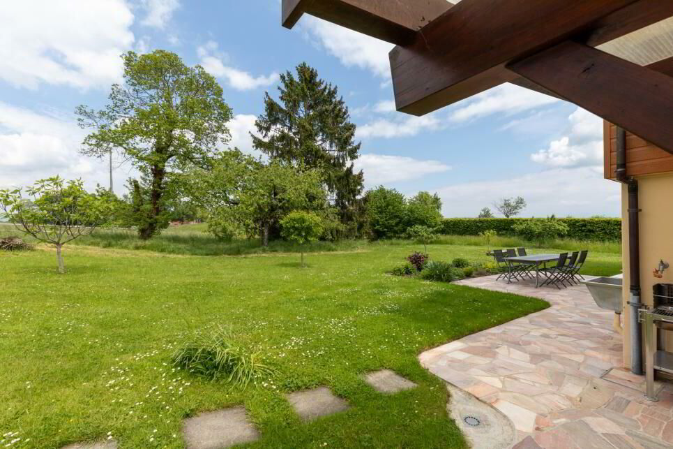 Maison de charme avec vue sur le lac et un jardin de 2000m2