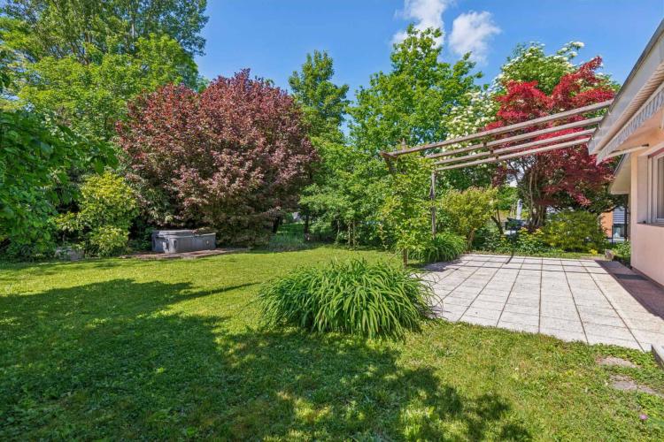 En exclusivité – Charmante villa familiale de plain-pied au calme absolu