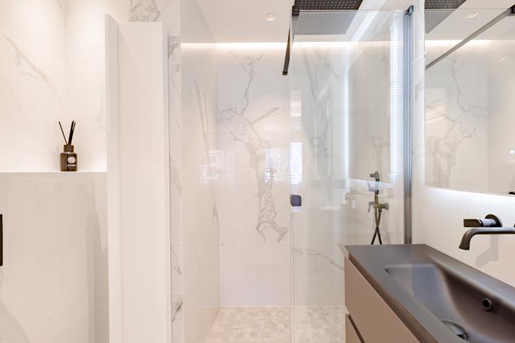 SOMPTUEUX 2 PIÈCES RENOVE & DÉCORÉ AVEC ÉLÉGANCE