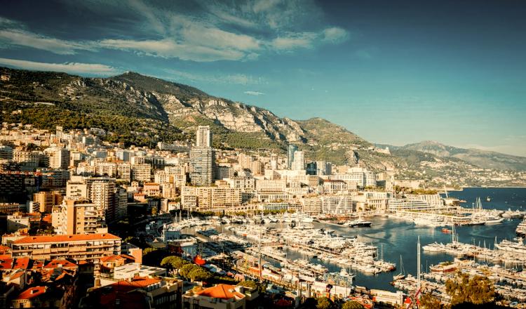Appartement de 3 pièces rénové - Condamine - Vue échappée sur le Circuit F1