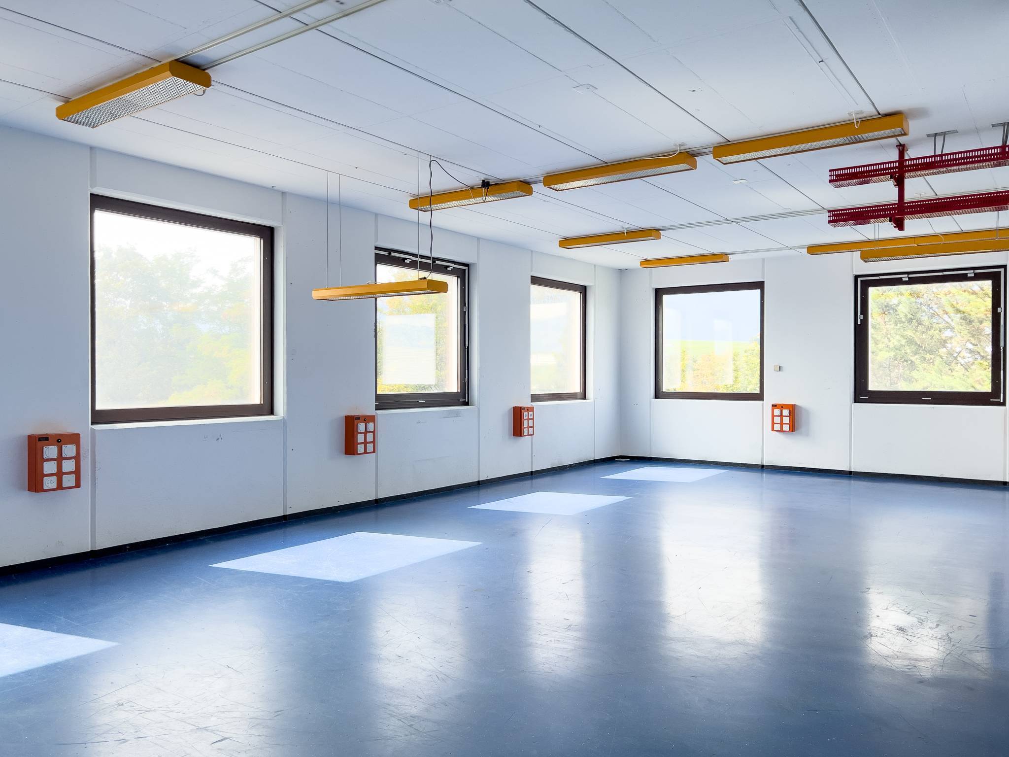 Laboratoire, production, atelier de 420 m2 à louer à Satigny