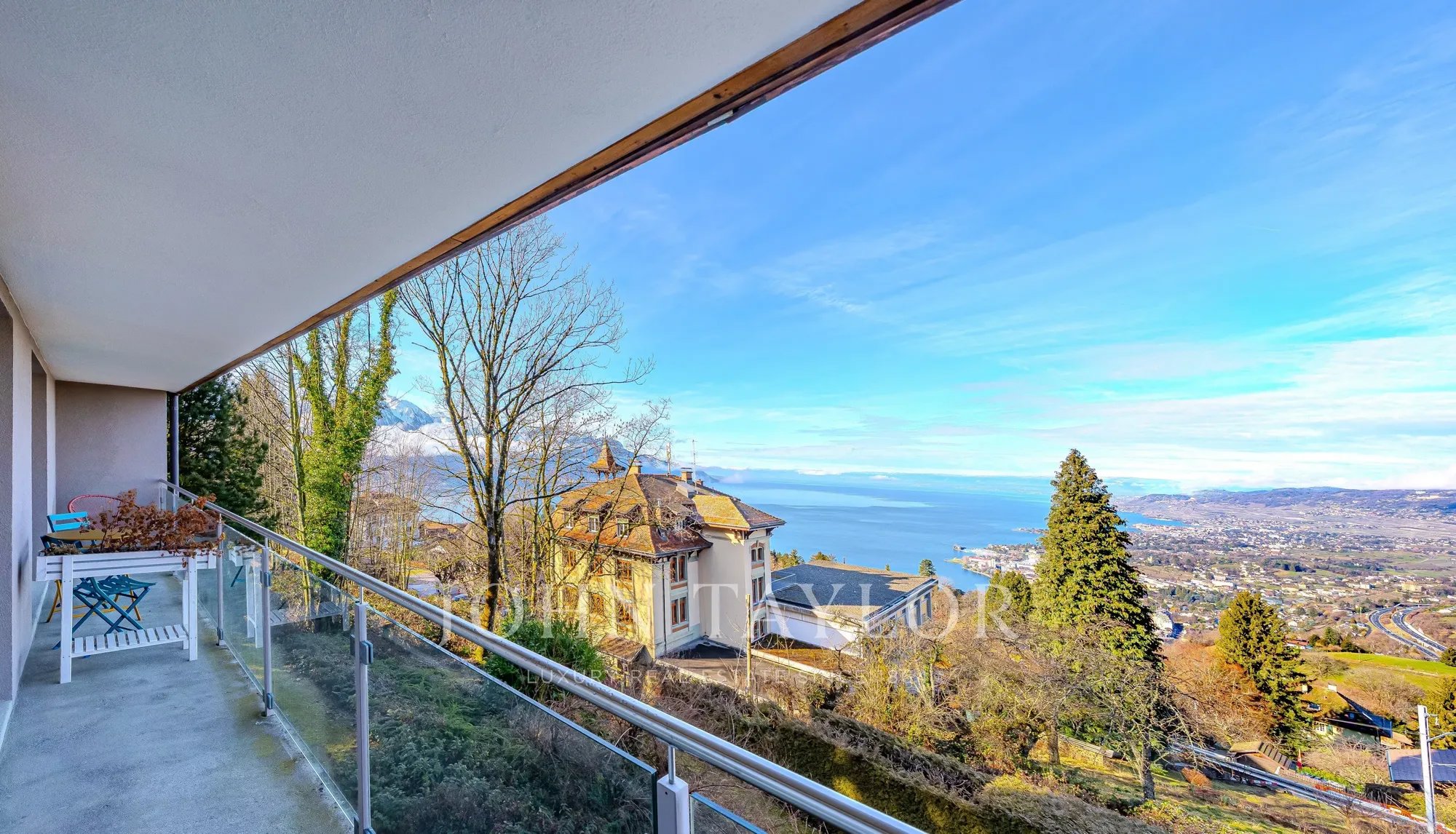 Villa De 5,5 Pièces Avec Vue Panoramique, Proche De Montreux