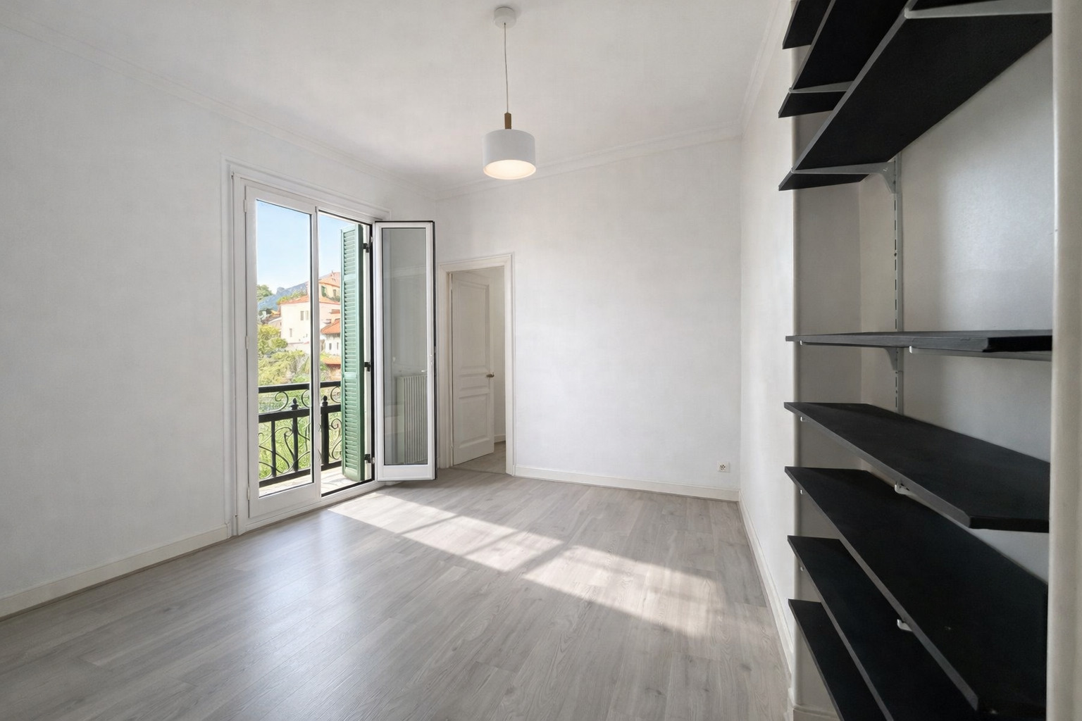Grand appartement 5 pièces – Menton