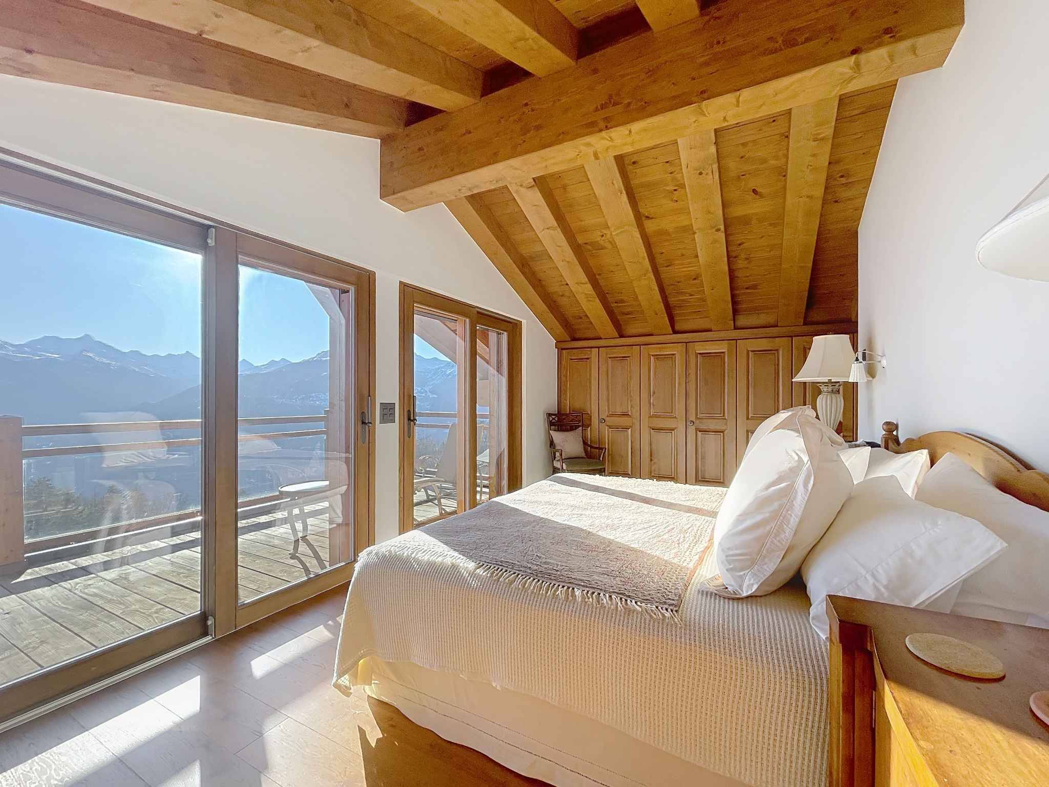 RARE - MAGNIFIQUE CHALET DE 5 CHAMBRES AVEC VUE PANORAMIQUE