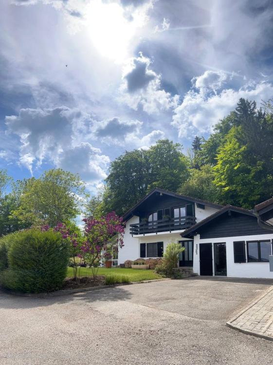 Magnifique villa individuelle de 4 pièces 1/2 avec studio indépendant sur très belle parcelle de 1'240 m2