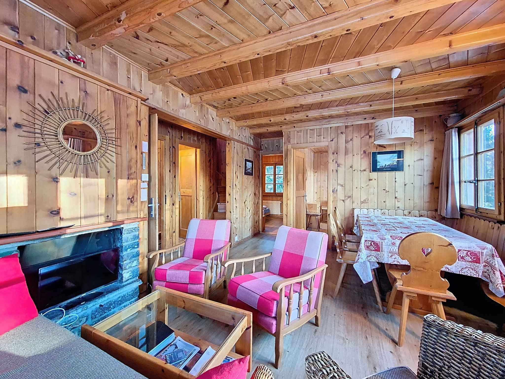 CHARMANT CHALET DE 7.5 PIÈCES AVEC POTENTIEL proche du centre de Crans