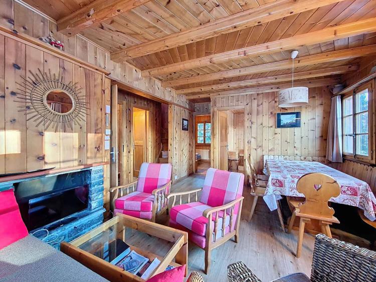 CHARMANT CHALET DE 7.5 PIÈCES AVEC POTENTIEL proche du centre de Crans