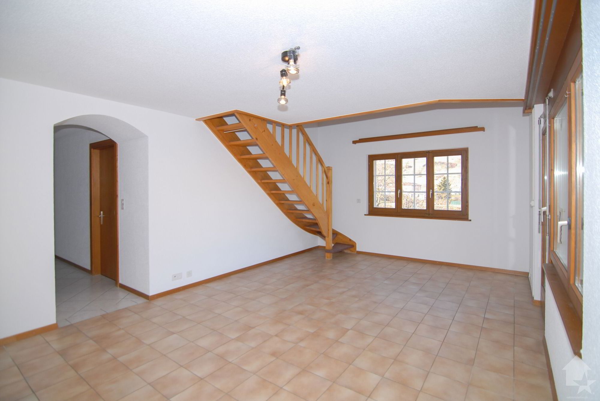 ul75v_lookmove_236460888_1.jpg
