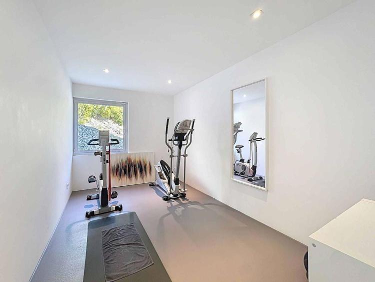 UnqMH_lookmove_235970261_9.jpg